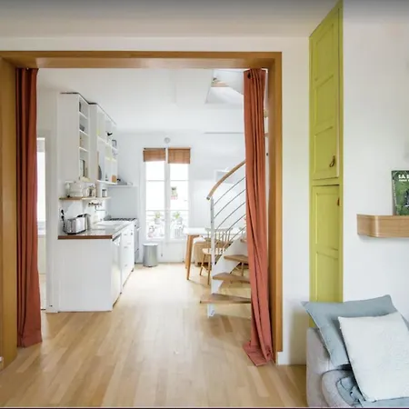 Petit Lumineux Et Atypique à 14. Apartamento