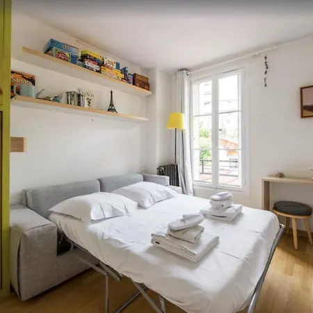 Petit Lumineux Et Atypique à 14. Apartamento