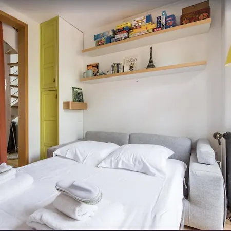 Petit Lumineux Et Atypique à 14. Paris