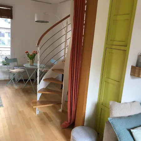 Petit Lumineux Et Atypique à 14. * Parigi
