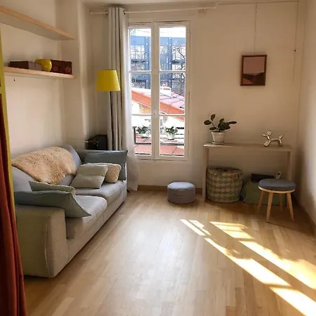Petit Lumineux Et Atypique à 14. Apartamento Paris