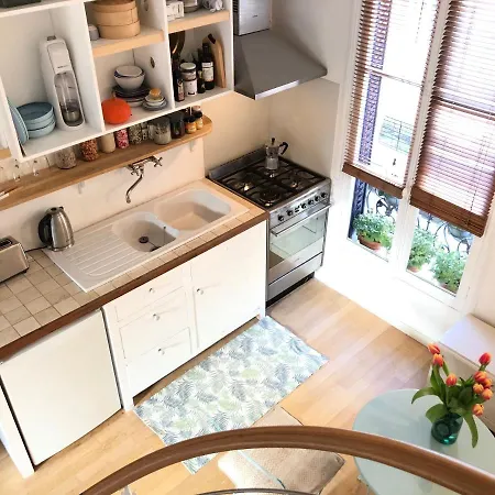 Petit Lumineux Et Atypique à 14. Apartamento