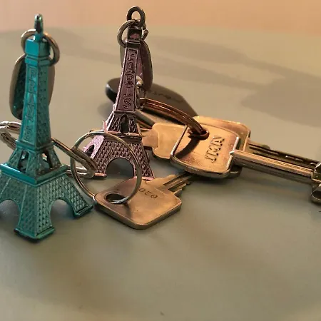 Petit Lumineux Et Atypique à 14. Apartamento *